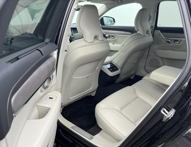 Volvo S90 14