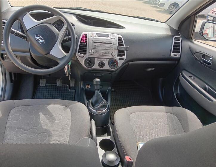 Hyundai i20 8