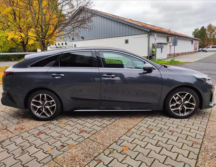 KIA ProCeed 8