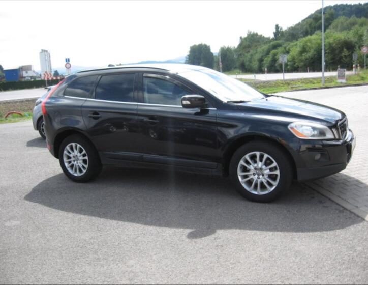 Volvo XC60 4