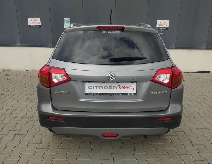 Suzuki Vitara 5
