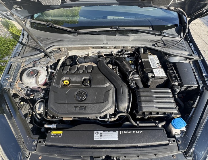 Volkswagen Golf 10