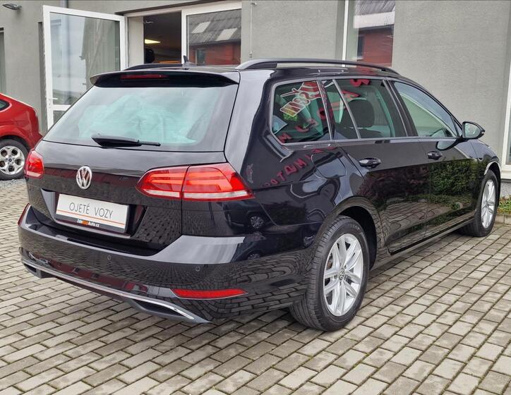 Volkswagen Golf 10