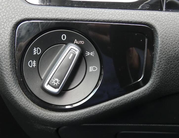 Volkswagen Golf 10