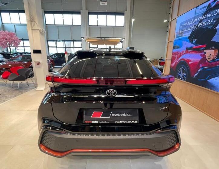 Toyota C-HR 6
