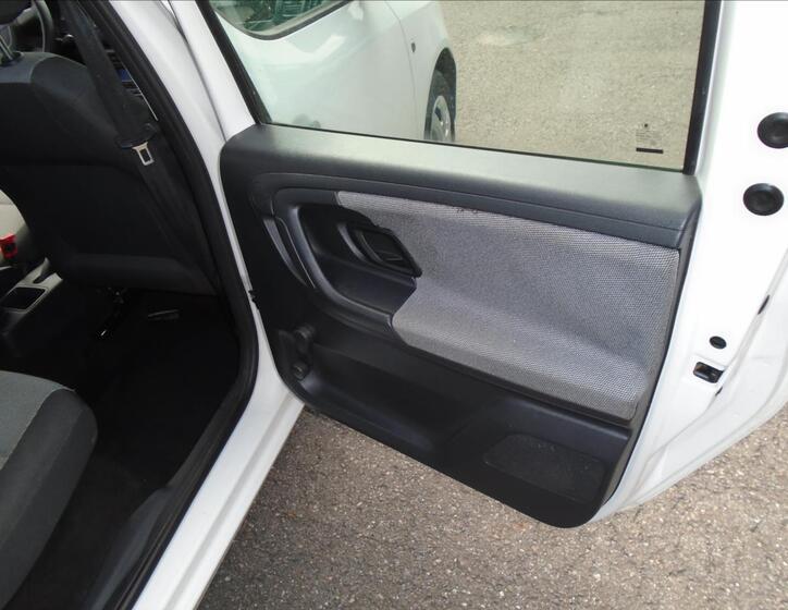 Škoda Roomster 15