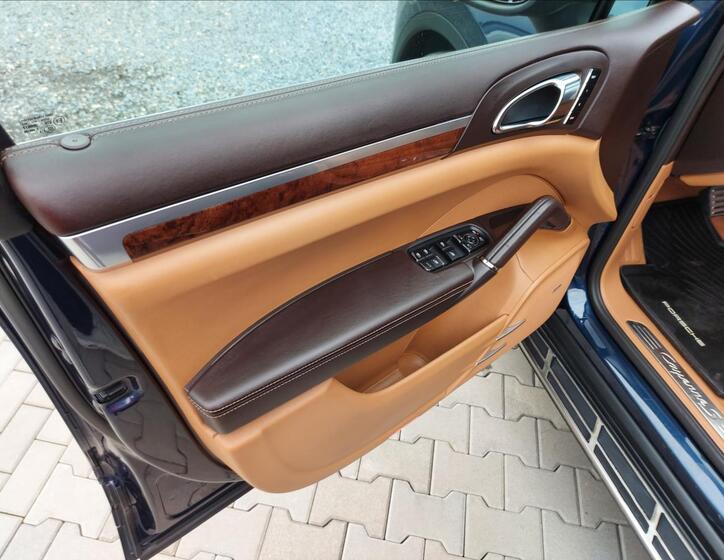 Porsche Cayenne 33