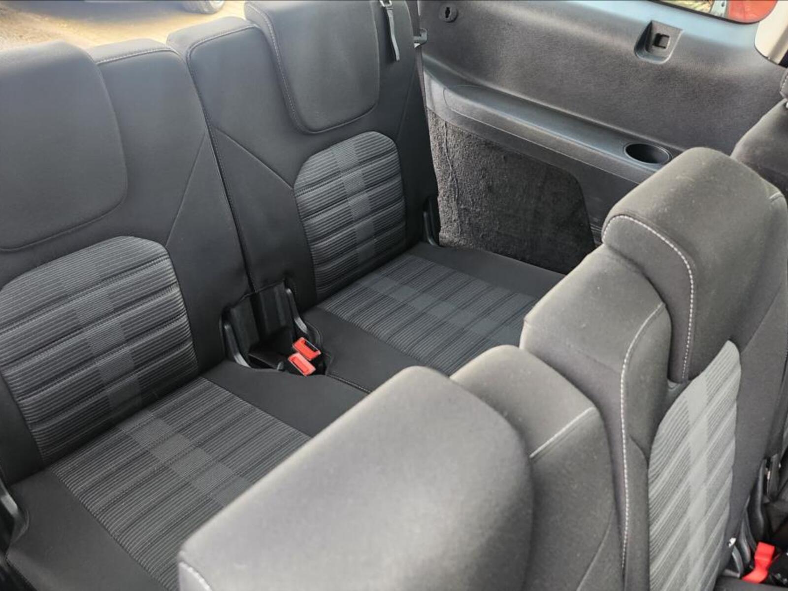 Ford Galaxy 15
