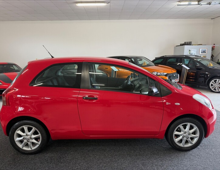 Toyota Yaris 4