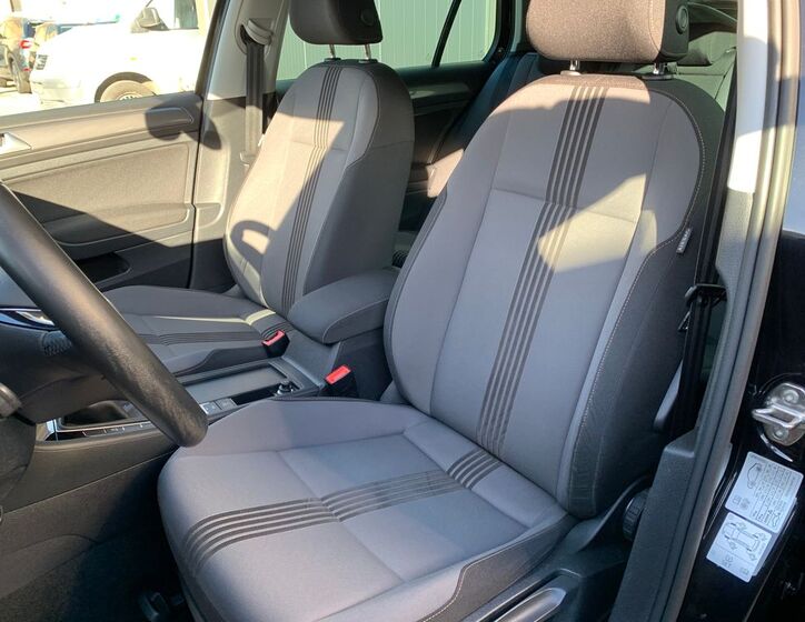 Volkswagen Golf 16