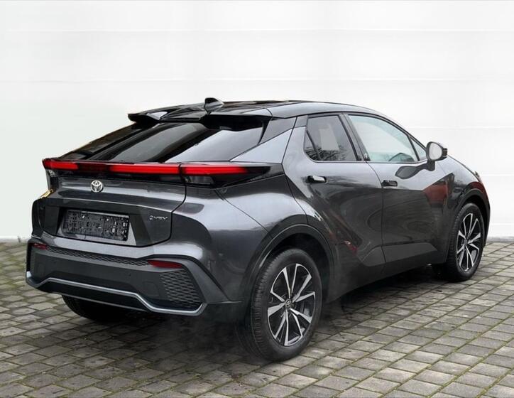 Toyota C-HR 6
