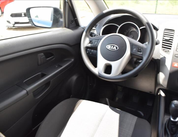 KIA Venga 27