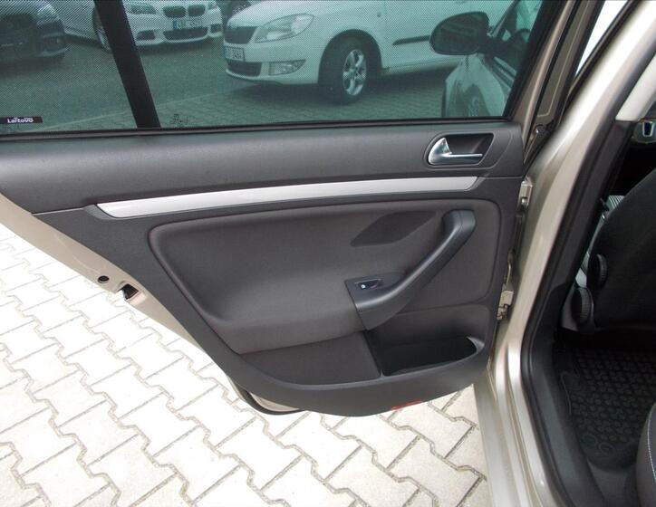 Volkswagen Golf 15
