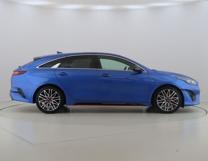 KIA Pro-Ceed 4
