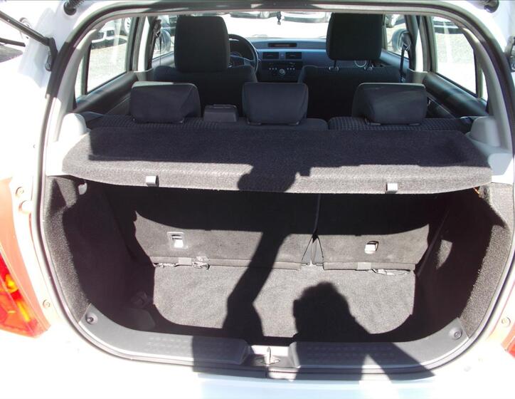 Suzuki Swift 13