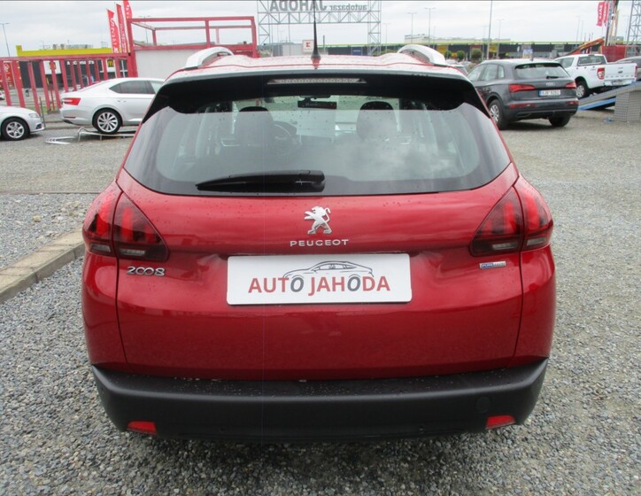 Peugeot 2008 6