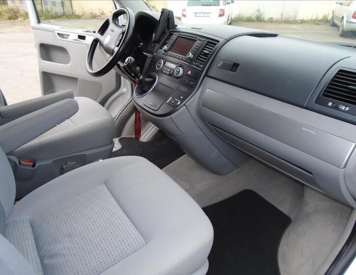 Volkswagen Multivan 29