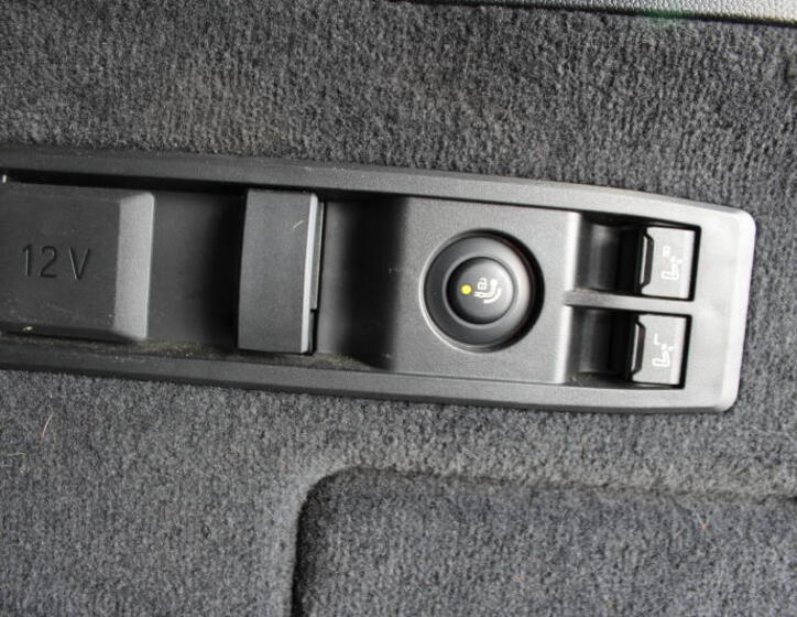 BMW iX 16