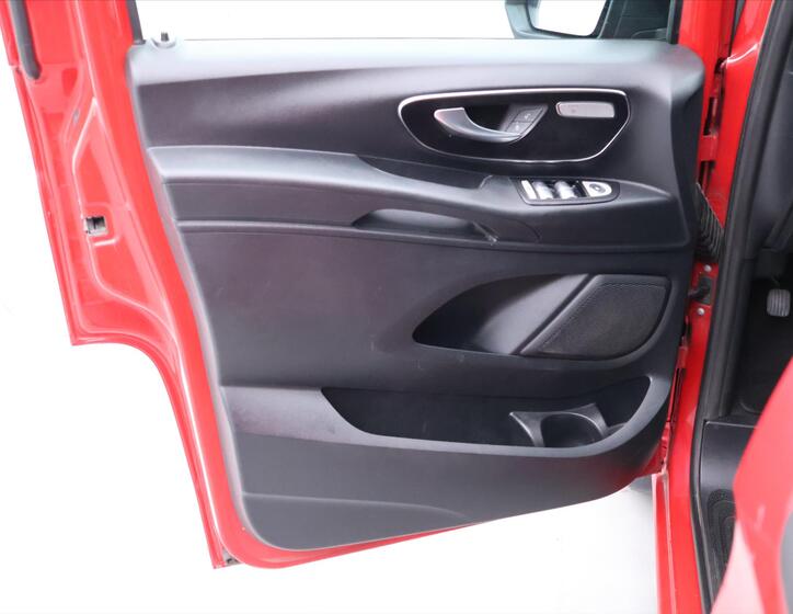 Mercedes-Benz Vito 11