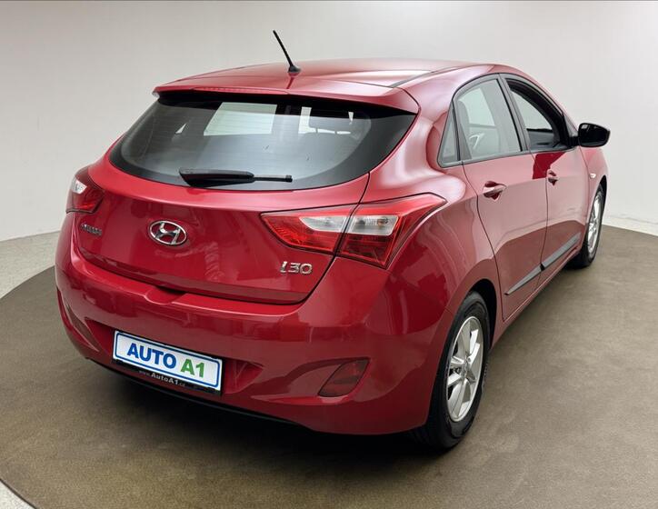 Hyundai i30 4