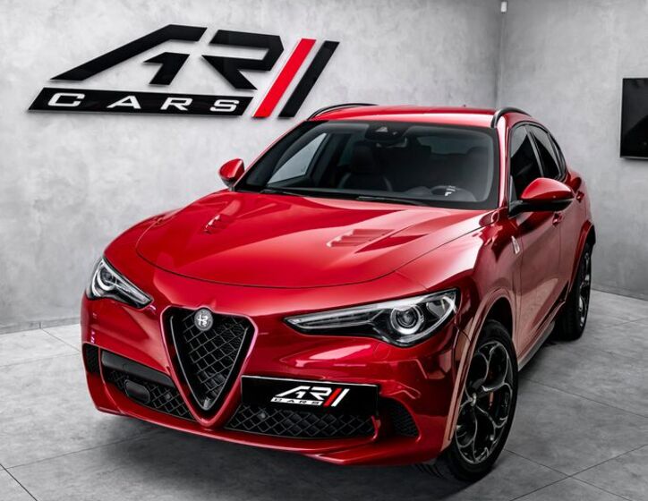 Alfa Romeo Stelvio 8
