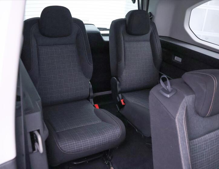 Peugeot Rifter 16