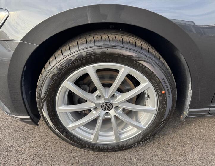 Volkswagen Passat 30