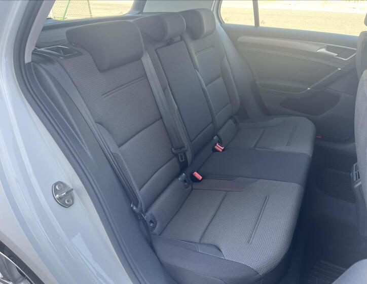 Volkswagen Golf 17