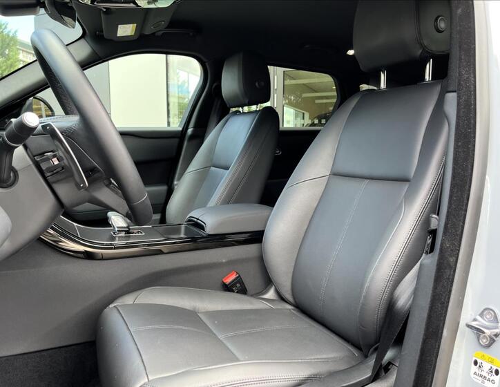 Land Rover Range Rover Velar 14