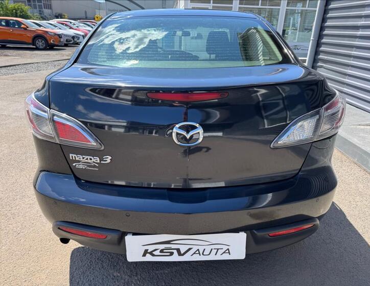 Mazda 3 8