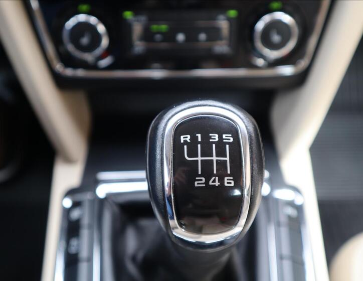 Škoda Superb 18