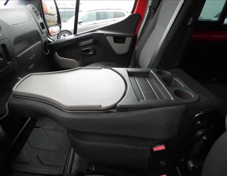 Renault Master 28