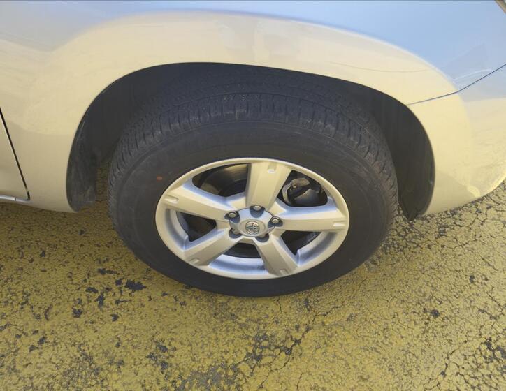 Toyota RAV4 16