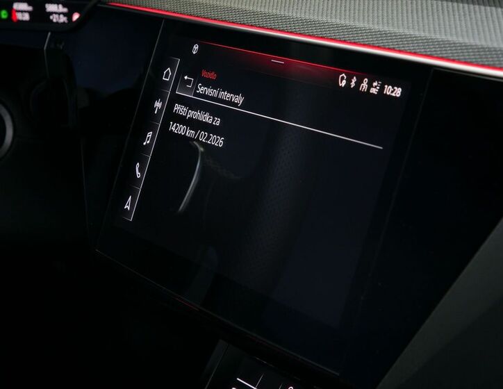 Audi e-tron 32