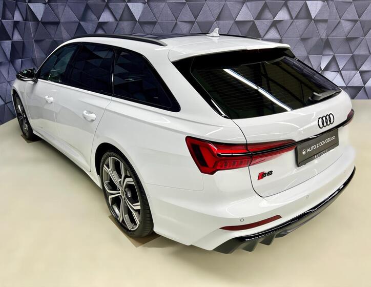 Audi S6 4