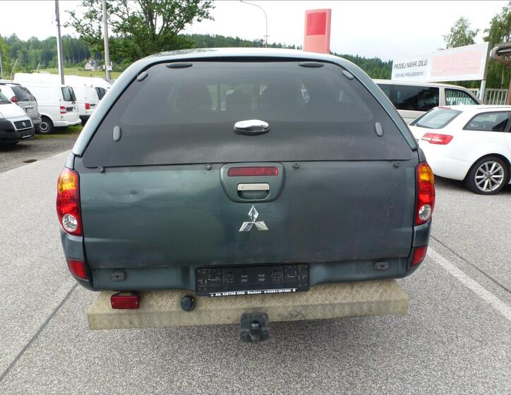 Mitsubishi L200 9