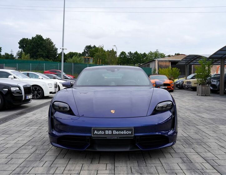 Porsche Taycan 1