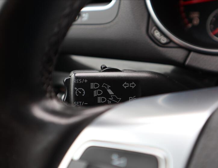 Volkswagen Golf 12
