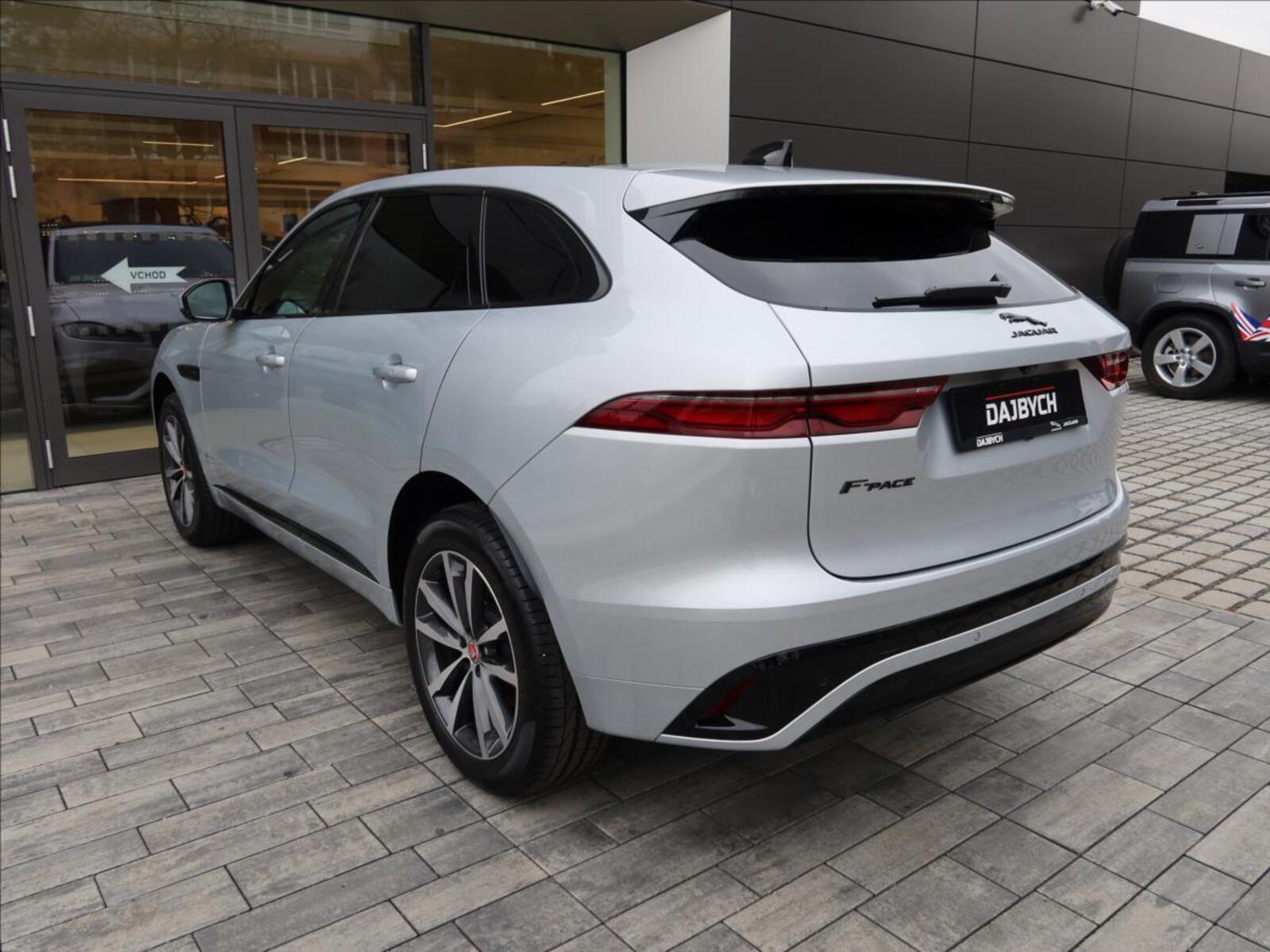 Jaguar F-Pace 4