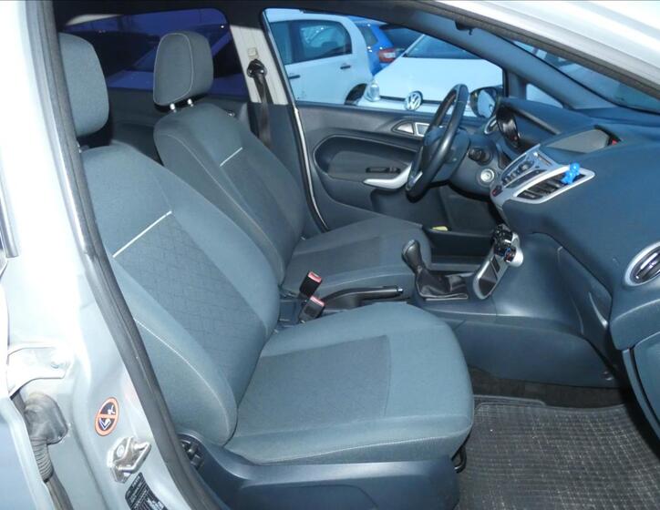 Ford Fiesta 10