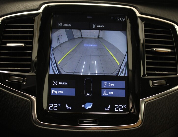 Volvo XC90 11
