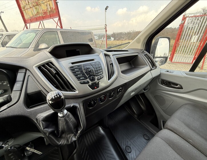 Ford Transit 12