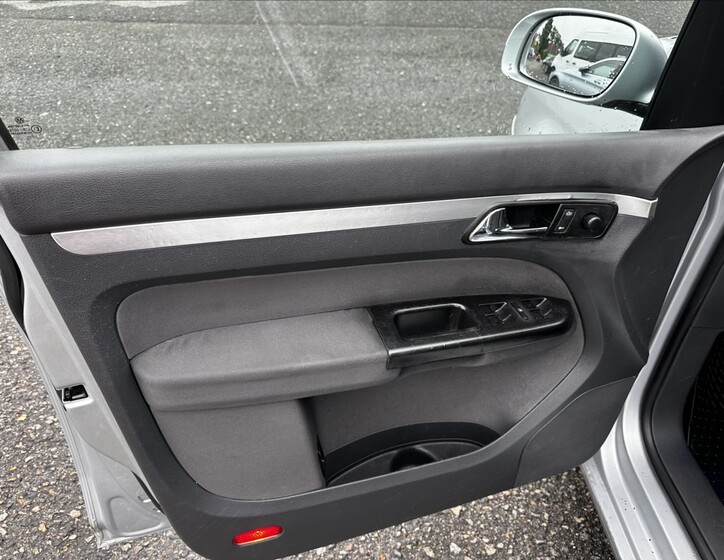 Volkswagen Touran 10