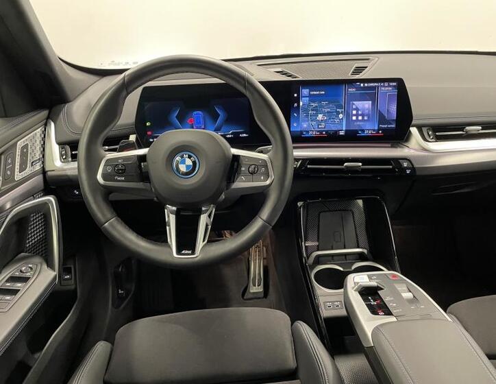 BMW iX1 7