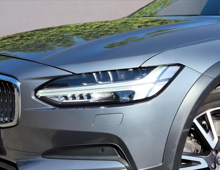 Volvo V90 5
