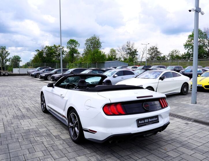 Ford Mustang 18