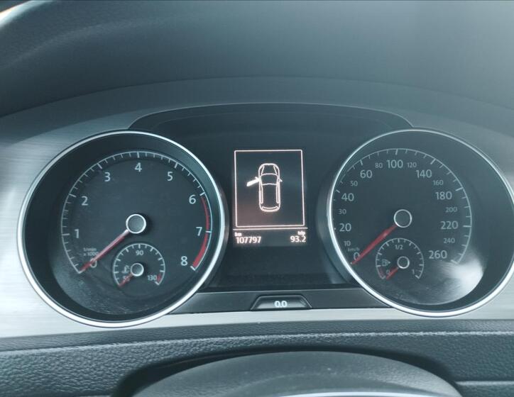 Volkswagen Golf 11