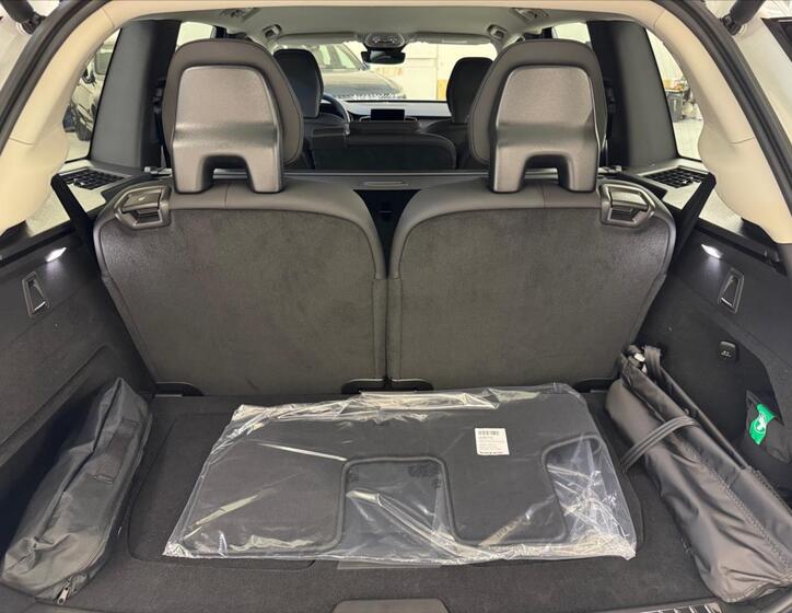 Volvo XC90 13