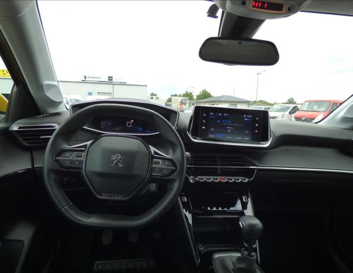 Peugeot 208 12