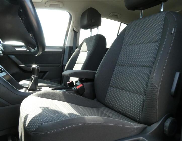 Volkswagen Touran 29